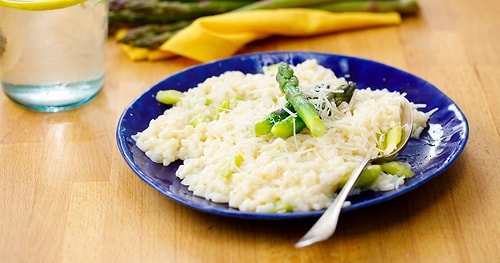 Kuşkonmazlı Risotto Tarifi: İtalyan Mutfağı Meraklılarını Buraya Alalım! Kuşkonmazlı Risotto Nasıl Yapılır?