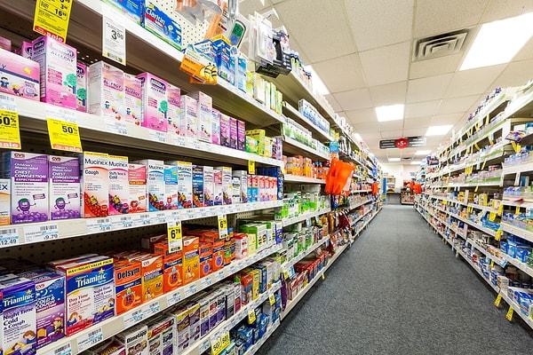 10. İlaçlar marketlerden eczanelere; kozmetik dükkanlarına kadar raflarda satılıyor. Ancak buna rağmen belli başlı ilaçlara ulaşmak hiç kolay değil.