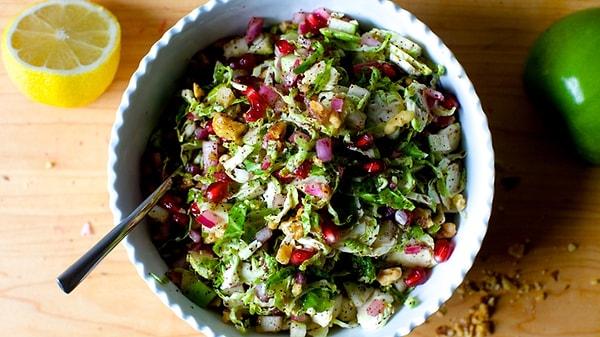 4. Cevizli salata