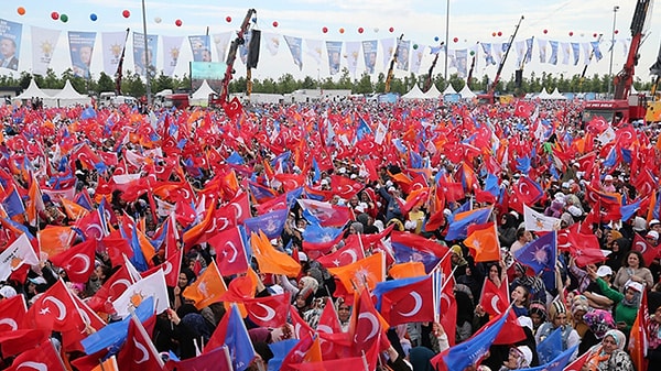 AKP'lilerin yarıya yakını "yasaklanmalı" dedi