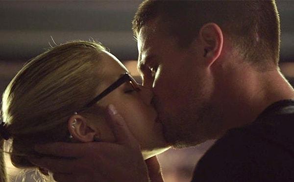 9. Felicity & Oliver - Arrow