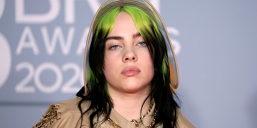 Ünlü Şarkıcı Billie Eilish İlk Kez Dar Kıyafetlerle Görüntülendi, Acımasız Eleştirilerin Gecikmemesi Sevenlerini Kızdırdı