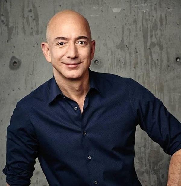 Dünyanın en zengin insanı olan Jeff Bezos Amazon şirketinin kurucusu ve CEO'sudur.