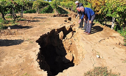 Sel Suları, Fay Hattında 3 Metrelik Dev Yarıklar Oluşturdu