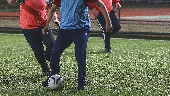 Futbol Aşkı Salgın Dinlemiyor: Karantinada Olması Gerekenler Başkalarının HES Koduyla Halı Saha Maçına Çıkıyor