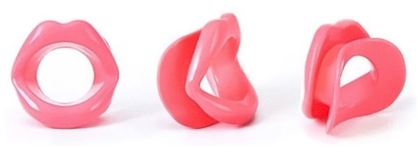 3. Производитель также обещает, что тренажер помогает бороться с морщинами и формировать более "элегантный" овал лица.