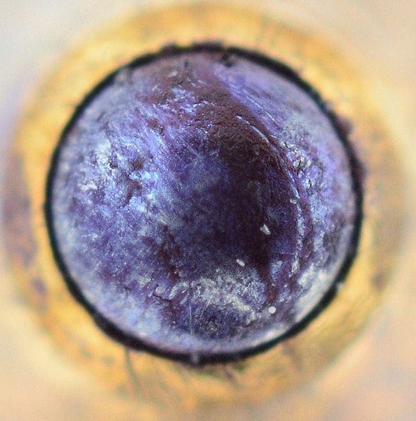 2. Кончик шариковой ручки