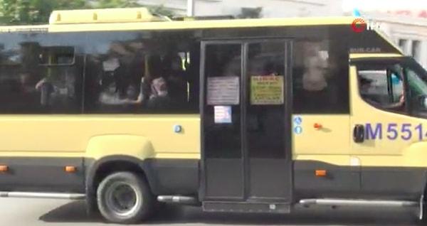 Esenyurt minibüs hattında çekilen görüntülerde sınırlı sayıda yolcu alması gereken minibüsler tıklım tıklım görüntülendi.