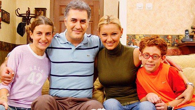 Çocuklar Duymasın Türk televizyonlarının en uzun soluklu dizilerinden biri biliyorsunuz ki. 18 yıl önce yayın hayatına başlayan dizi, aradan yıllar geçtikten sonra yeni bölümleriyle ekrana gelmeye başlamıştı.