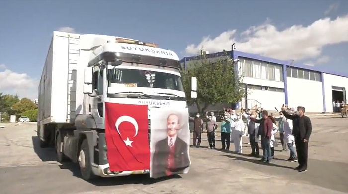 Ankara Büyükşehir Belediyesi, Mobil Ekmek Fırınını İzmir'e Gönderdi: 'Dayanışmayla Atlatacağız'