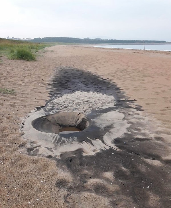 18. Вот что происходит, когда молния ударяет по песку