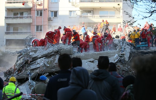 İzmir Depreminin 4. Günü: Can Kaybı 95'e Yükseldi, 5 Binada Çalışmalar Devam Ediyor