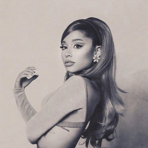 7. Ариана Гранде также входит в число знаменитостей, поддерживающих Байдена.