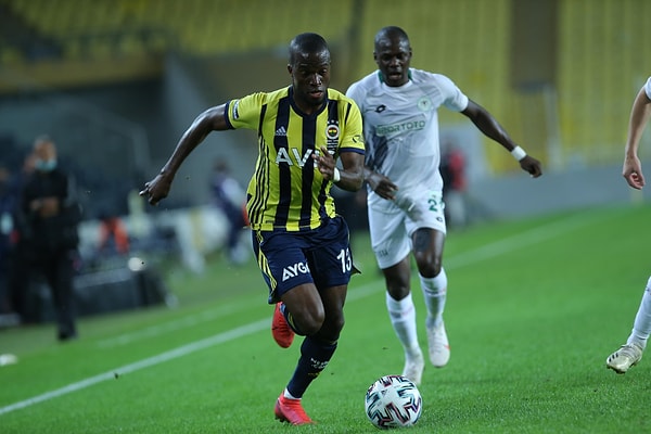 Süper Lig 2020-2021 sezonu sekizinci hafta mücadelesinde Fenerbahçe ile İttifak Holding Konyaspor karşı karşıya geldi.