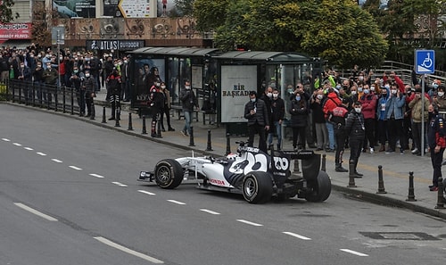 Formula 1 Araçları İstanbul Etabının Tanıtım Filmi İçin Galata ve Eminönü'nü Turladı