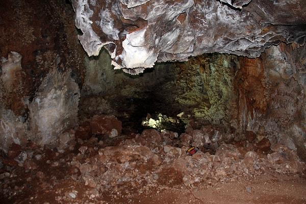 Mağaranın büyüleyici sarkıt ve dikitleri böyle görüntülendi 📷