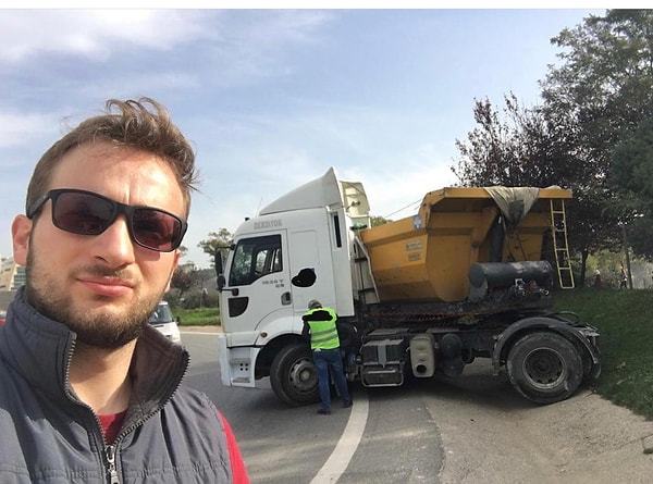 "Çizilmiş bir araba görüyorum, selfie çekesim geliyor"