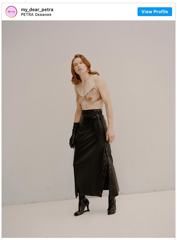 1. "Работаю я себе преспокойно на стройке, кладу ламинат, вся в грязи и пыли. Вдруг звонок из агентства: "Собирайте вещи и летите в Минск на съемки фильма!"