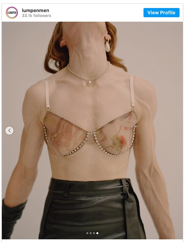 7. После окончания школы будущая модель переехала в квартиру, доставшуюся ей от родителей, и продолжила работать строителем.