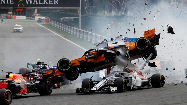 1999 yılından beri her F1 aracında kara kutu bulunmaktadır.