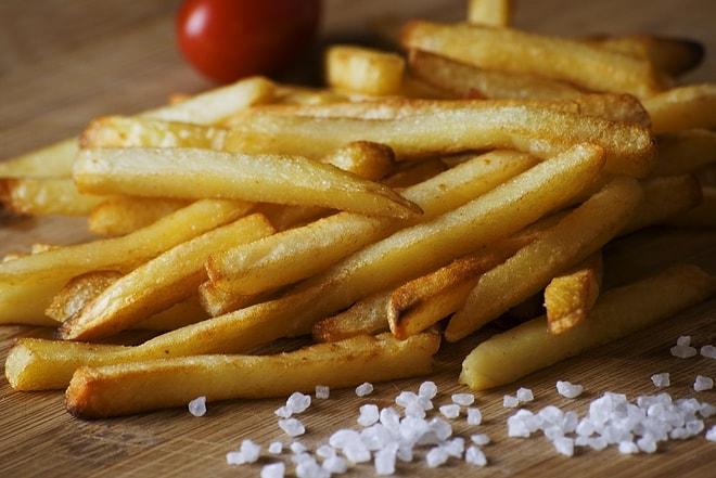 Fast Food Restoranlarının Sırrını Açıklıyoruz! 7 Adımda Çıtır Çıtır Patates Yapmanın Püf Noktaları