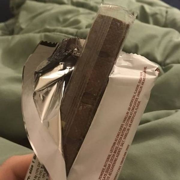 20. "Дважды упакованные шоколадные батончики".