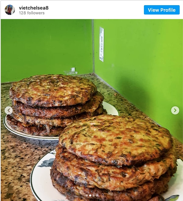 4. Тем не менее, вкус песчаного червя может быть слишком сильным для некоторых неискушенных едоков, поэтому со временем появилась менее хардкорная версия chả rươi, которая содержит больше свинины, чем червей.