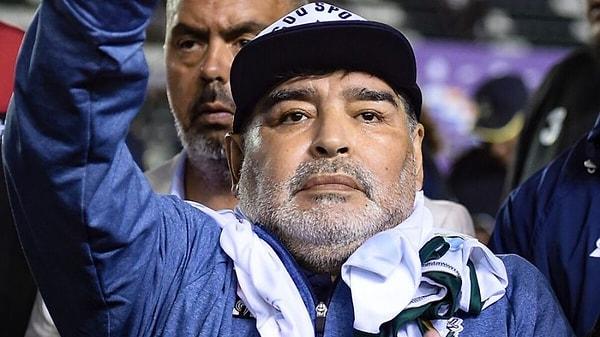 Arjantin basınında çıkan habere göre, Maradona, Buenos Aires eyaletine bağlı Tigre kentinde, kalp ve akciğer problemi nedeniyle hayatını kaybetti.