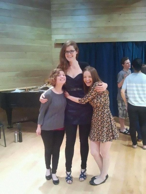 2. Моих коллег иногда принимают за моих детей.