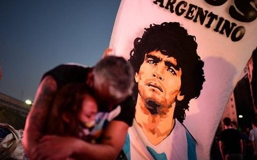 Yüz Binlerce Hayranı Maradona'yı Son Kez Selamlamak İçin Sıraya Girdi