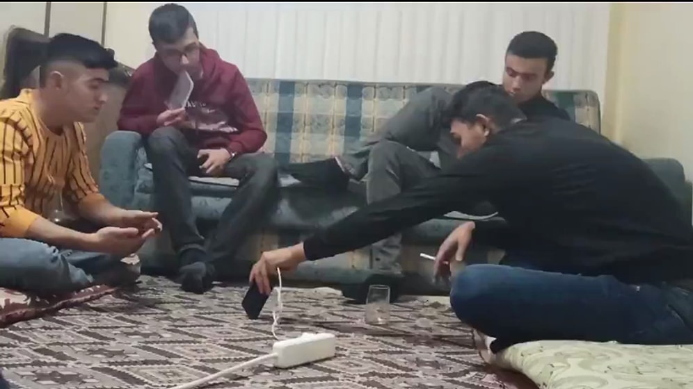 Güneş ve Dünya'nın Dönüşleri ile İlgili Bir Şeyler Anlatan Grubun Tüm Bildiklerinizi Unutturacak Beyin Yakan Sohbeti