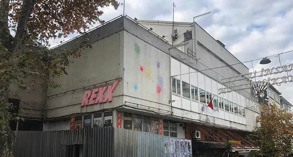 Kadıköy Belediye Başkanı'ndan Yıkılacağı İddia Edilen Rexx Sineması Açıklaması: 'Koruma Amaçlı Etrafı Çevrildi'