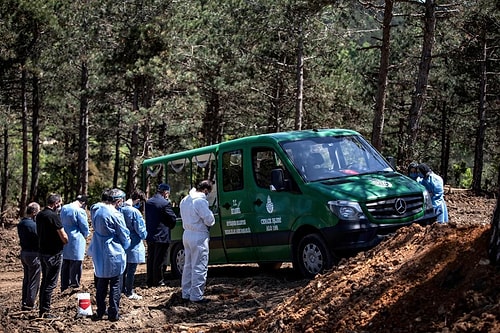 İBB Mezarlıklar Daire Başkanı Koç: 'Kasım Ayında Fazladan 5 Bin 500 Ölüm Var'