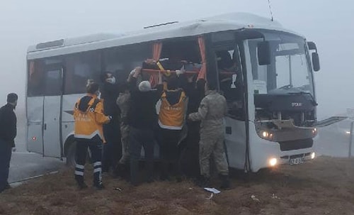 Konya'da Askeri Servis Aracı, Tır'la Çarpıştı: 10 Yaralı