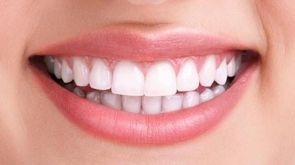 10. Dişlerini beyazlatmak için tuz ve şeker kullanıldığını biliyor muydunuz?