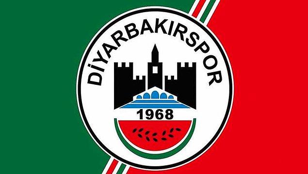 13. Gittiği her maçta ırkçılığa maruz kalan Diyarbakırspor'un başkanının bu maç sonrası ırkçılık tartışmaları tekrar yükselirken bir televizyon programında "Biz ne Uganda takımıyız ne Ermeni, bize neden bunları yapıyorlar?" demişti.