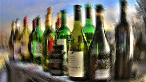 29. 30 Nisan - Ayrıca , İçişleri Bakanlığı’nın 17 Mayıs’a kadar uygulanacak sokağa çıkma kısıtlamaları sırasında alkol satışını yasaklama kararı alması.
