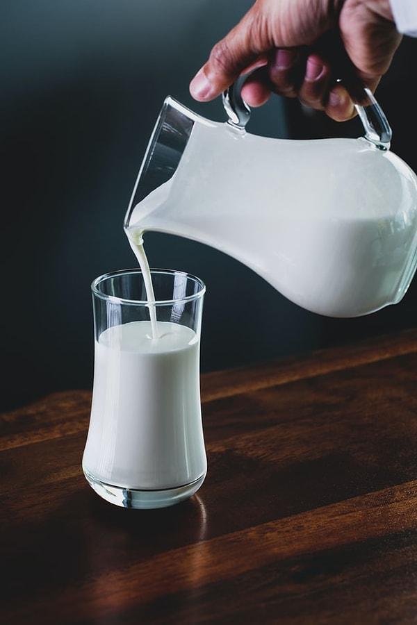 14. Yemeklerin yanında süt içmek oldukça popülerdir.
