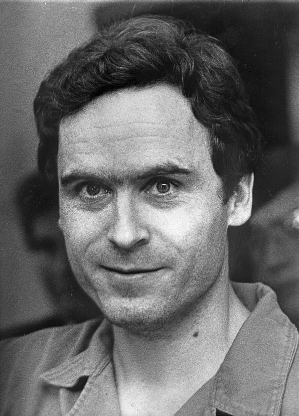 Seri katillere, soygunculara ve tecavüzcülere karşı duyulan bu güçlü hayranlık ve cinsel arzu 1970'lerin en azılı katili Ted Bundy'de de görülmüştü.