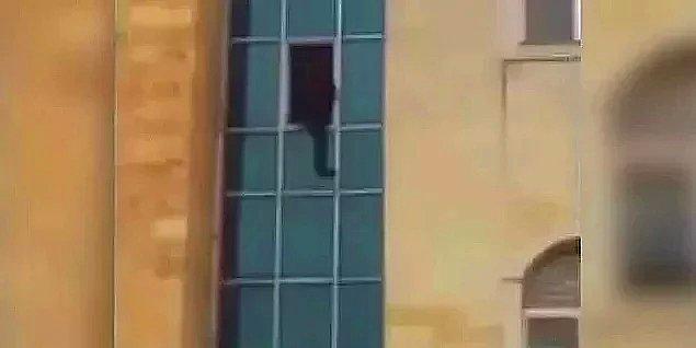 9. Şırnak'ın Cizre ilçesinde Nezir Kılıç isimli vatandaş, Cizre Kaymakamlığı binasının penceresine çıkarak intihar etti.