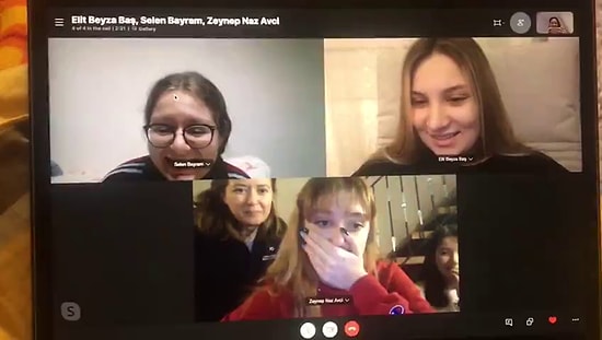 Stanford Üniversitesi’nden Kabul Aldığını Öğrenen Genç Kızın Mutluluktan Havalara Uçtuğu Muhteşem Anlar