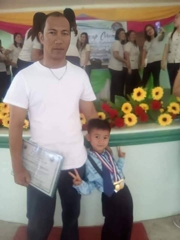 3. Судя по прическе, папе и самому в школу пора