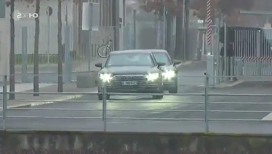 Dünyanın En Büyük 4. Ekonomisine Sahip Almanya'nın Şansölyesi Merkel'in Araç Konvoyu