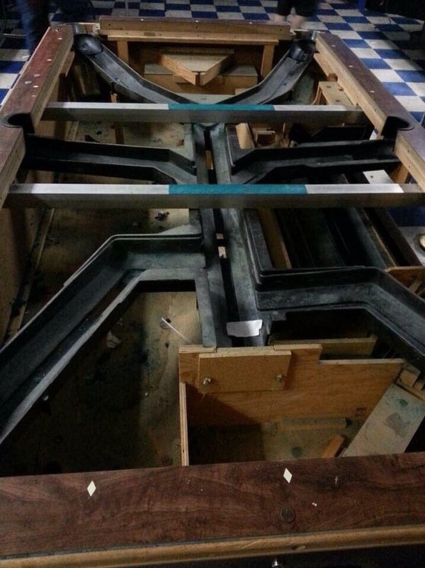 3. Стол для бильярда