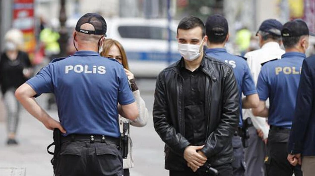 Yargıtay'dan Maske Cezası Kararı: 'Polisin Ceza Yazma Yetkisi Yok'