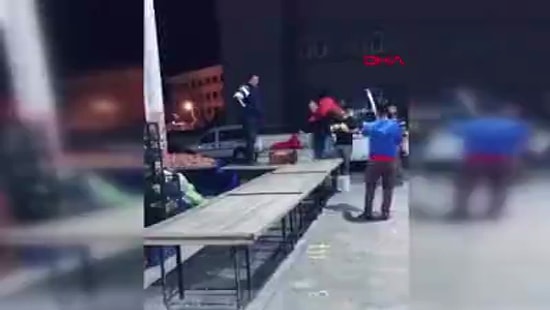 Antalyalı Pazarcılar, 'Tezgah' Podyumunda Sebze Meyve Defilesi Yaptı