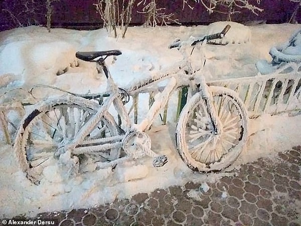 Школы здесь закрываются при температуре от минус 42 ° C до минус 50 ° C, в зависимости от силы ветра и возраста детей.