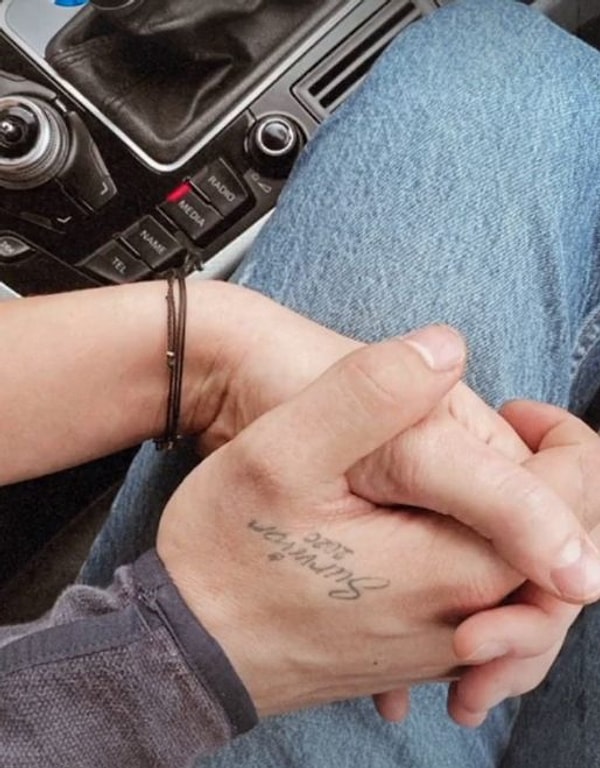 Ayrılık iddialarına Nisa Bölükbaşı Instagram hikayesine el el koyduğu fotoğraf ile,