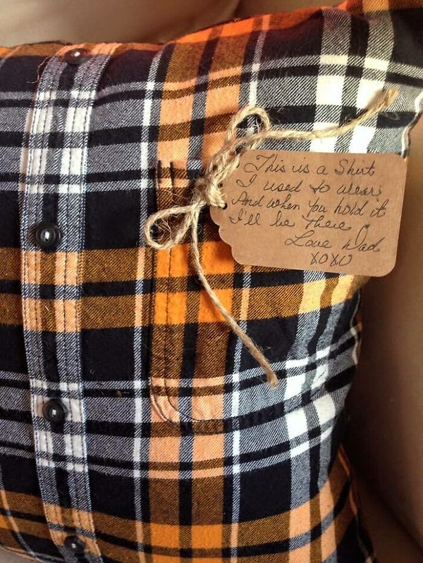 3. "Наш отец умер от рака в июле, а на Рождество мама подарила нам с братом вот такие подарки. Это самый ценный подарок, который я когда-либо получал".