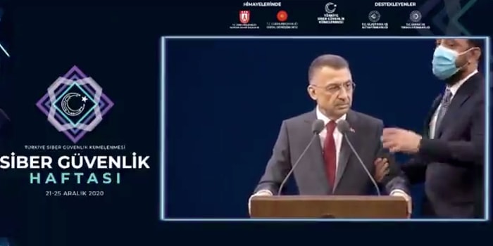 Cumhurbaşkanı Yardımcısı Fuat Oktay Kürsüde Konuşma Yaparken Fenalaştı